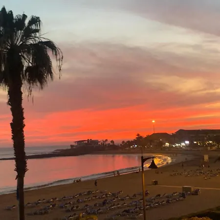 Parque Santiago Ii , Renovated, Ocean View, Heated Swimming Pool ! דירה